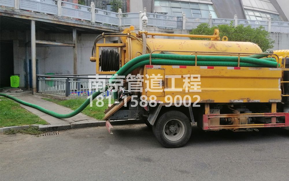 277嘉兴商场隔油池吸污